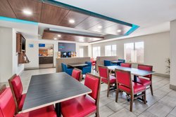  - Holiday Inn Express & Suites Three Rivers