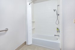  - Holiday Inn Express & Suites Three Rivers