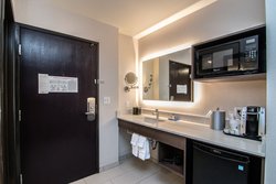  - Holiday Inn Express Downtown Spokane - I-90, Exit 281