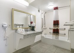  - Red Roof Inn Forsyth - I-75, Exit 186