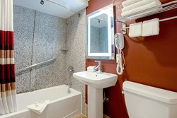  - Red Roof Inn & Suites Monterey