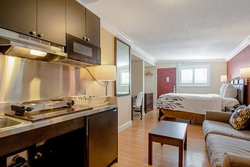  - Red Roof Inn & Suites Monterey