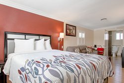  - Red Roof Inn & Suites Monterey