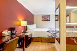  - Red Roof Inn & Suites Monterey