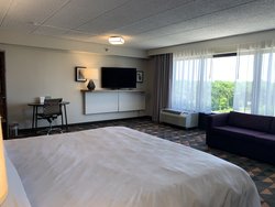  - Holiday Inn Crystal Lake