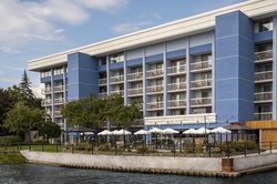  - Holiday Inn Waterfront Kingston
