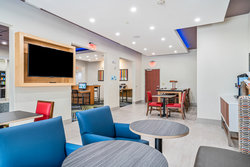  - Holiday Inn Express & Suites Van Buren - I-40, Exit 5