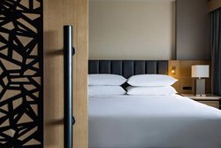  - Sheraton Suites Worthington Columbus - I-270, Exit 23