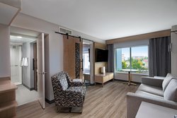  - Sheraton Suites Worthington Columbus - I-270, Exit 23