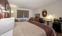 - Red Roof Inn & Suites Elyria - I-90, Exit 145