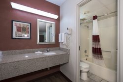  - Red Roof Inn & Suites Elyria - I-90, Exit 145