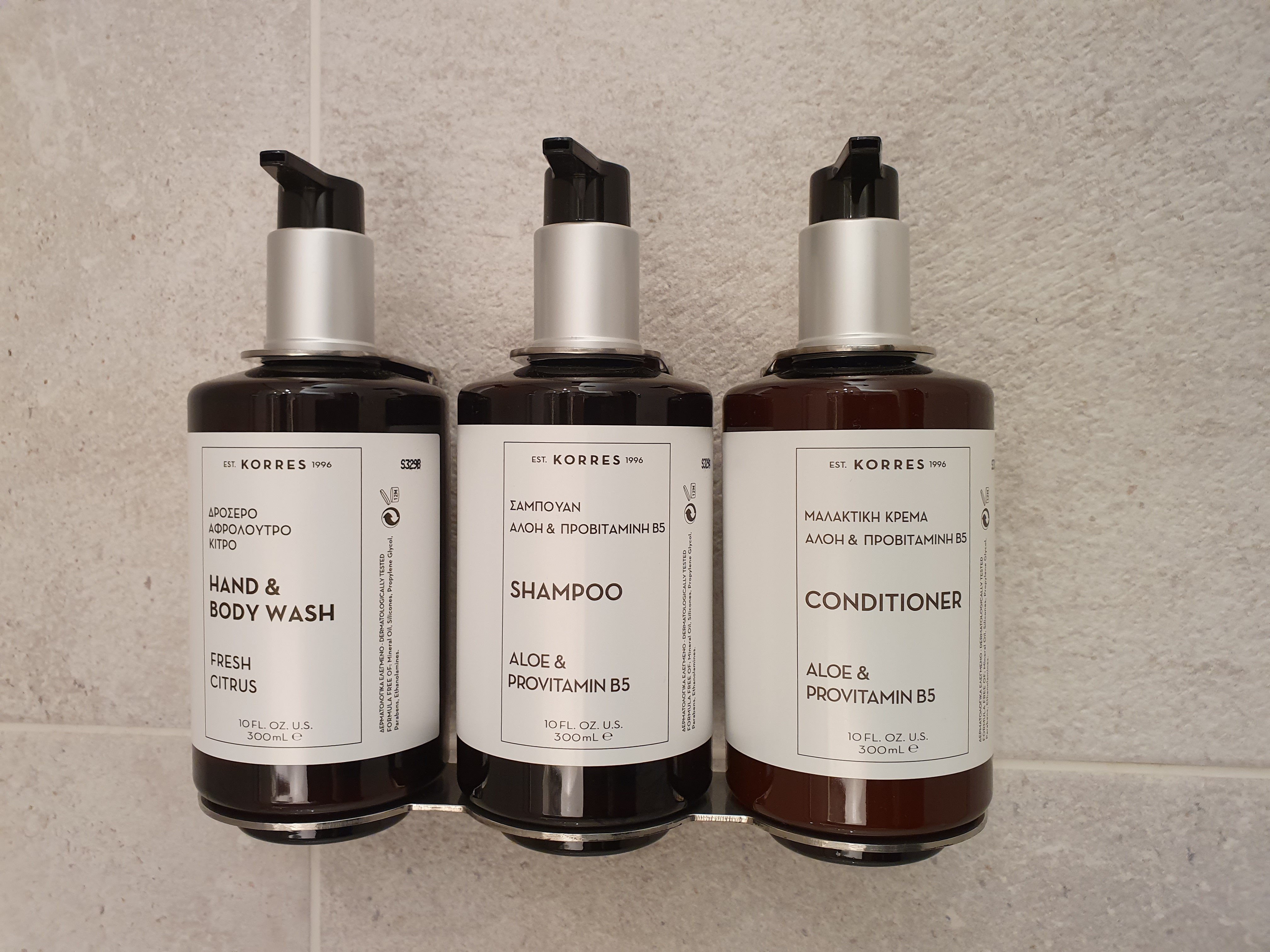VOCO CENTRE THE GARDEN BY IHG-guestroom-voco Strasbourg Centre The Garden - Bathroom amenities.jpg