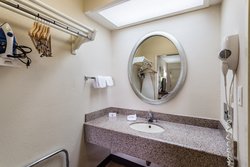  - Red Roof Inn Bowling Green - I-65, Exit 22