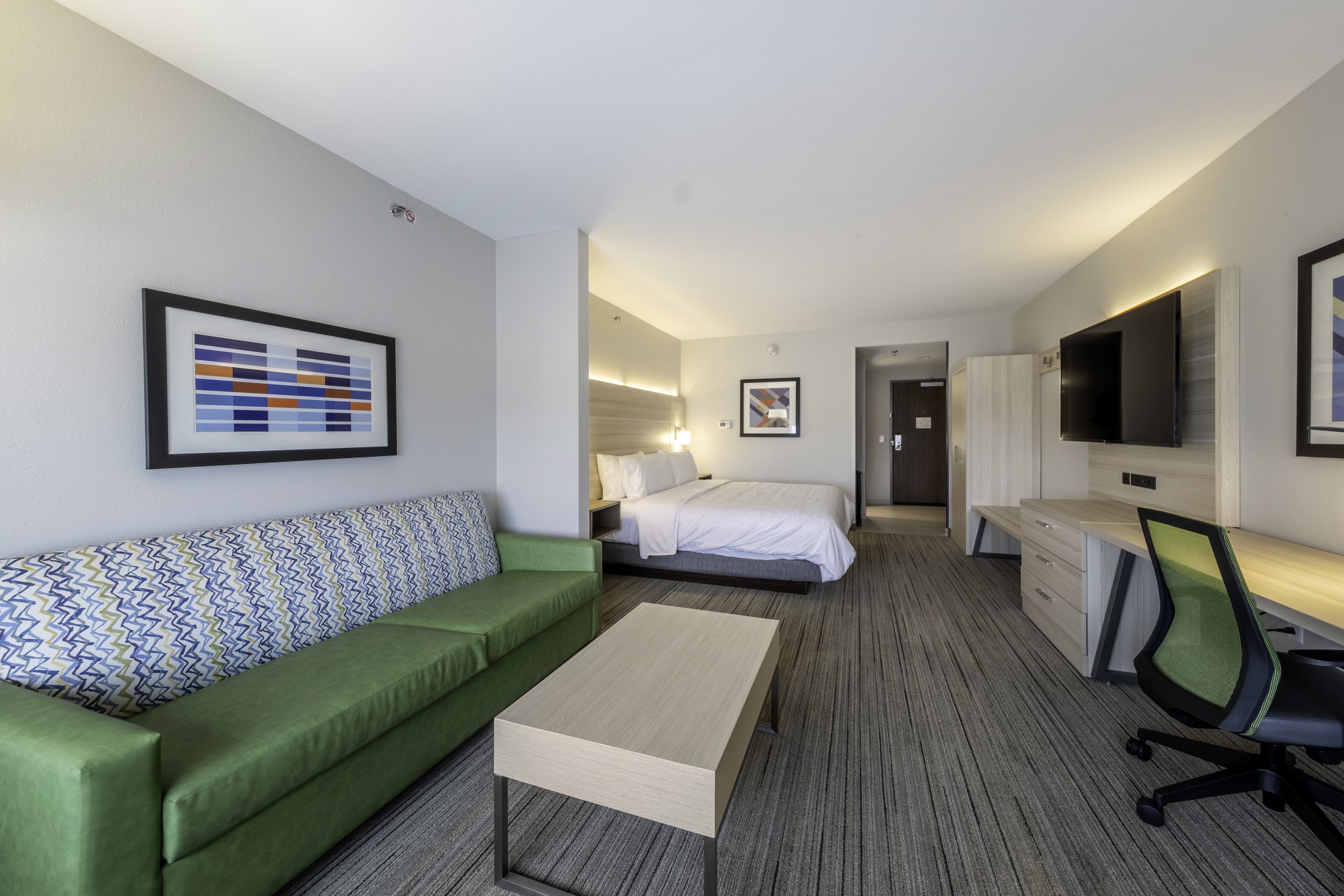 HOLIDAY INN EXP STES STAUNTON BY IH-guestroom-Suite.jpg