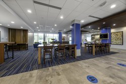  - Holiday Inn Express & Suites Staunton - I-64 & I-81, Exit 220