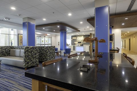 Lobby Community Table 