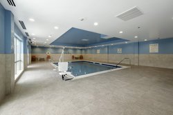  - Holiday Inn Express & Suites Staunton - I-64 & I-81, Exit 220