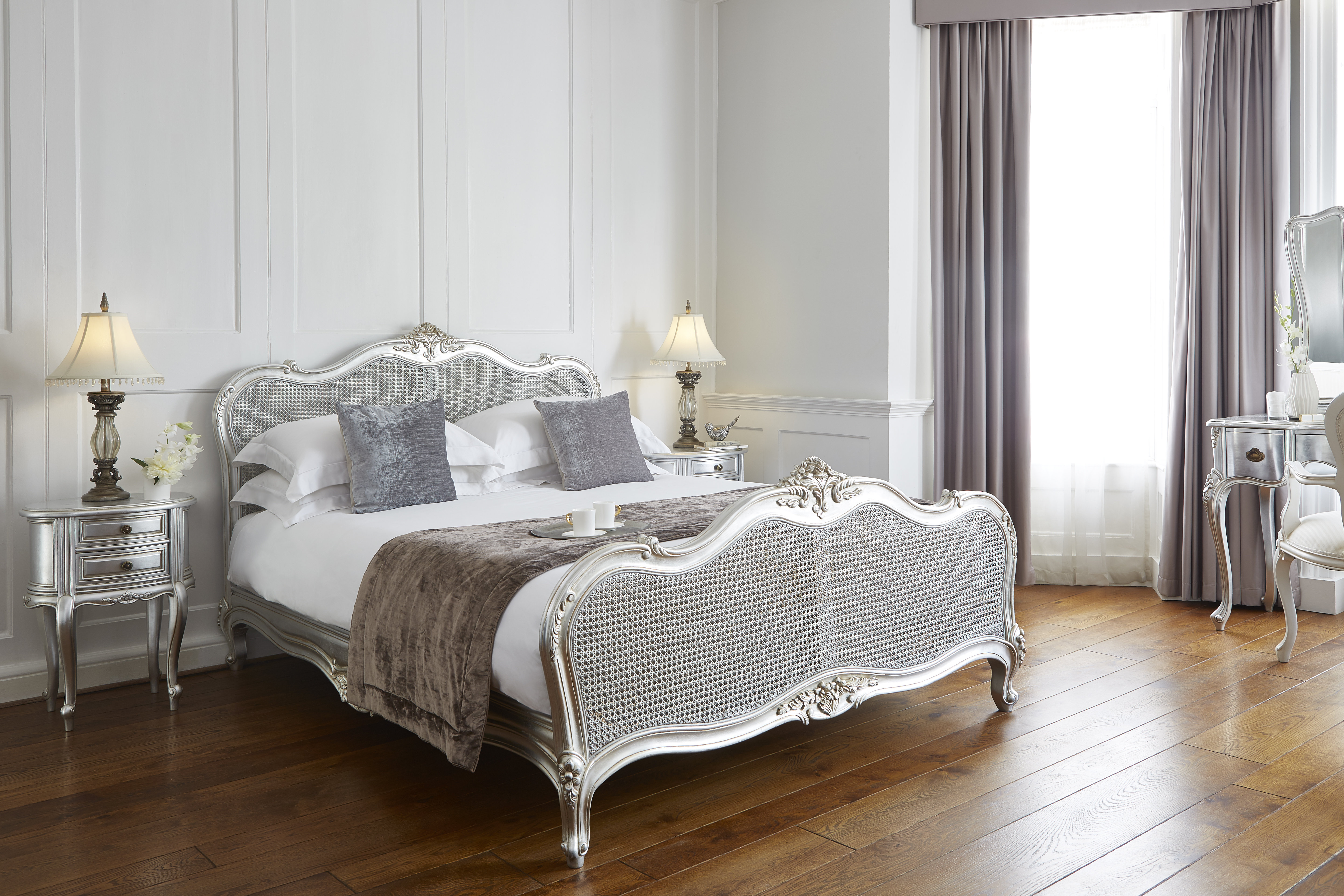 THE WESTBRIDGE HOTEL STRATFORD-guestroom-Queen Elizabeth Suite.jpg