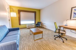  - Holiday Inn Express & Suites Rantoul - I-57, Exit 250