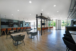  - Holiday Inn North Walker - I-96, Exit 28