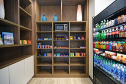  - Holiday Inn North Walker - I-96, Exit 28