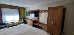  - Holiday Inn Express & Suites Kinston