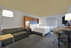  - Holiday Inn North Walker - I-96, Exit 28
