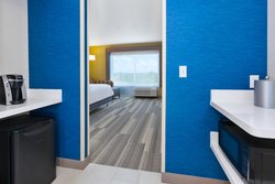  - Holiday Inn Express & Suites South Airport Grand Rapids