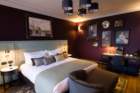 Junior Suite 01.jpg