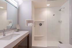  - Courtyard by Marriott Hotel Agoura Hills