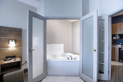  - Holiday Inn Express & Suites Airport Calgary