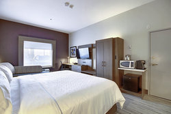  - Holiday Inn Express & Suites Airport Calgary