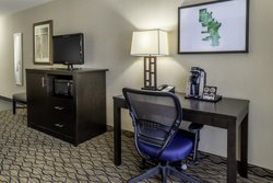  - Holiday Inn & Suites Airport Milwaukee - I-41 & I-94, Exit 316