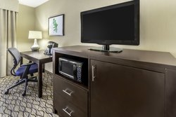  - Holiday Inn & Suites Airport Milwaukee - I-41 & I-94, Exit 316