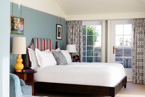 UNIVERSITY ARMS HOTEL - Photo 24