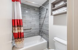  - Red Roof Inn Lewisville - I-35, Exit 450