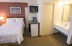  - Holiday Inn Hinton