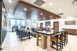  - Holiday Inn Express & Suites North Airport Calgary