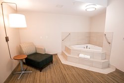  - Holiday Inn Express & Suites Hinton
