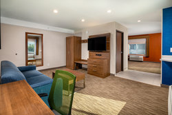  - Holiday Inn Express & Suites Chatsworth