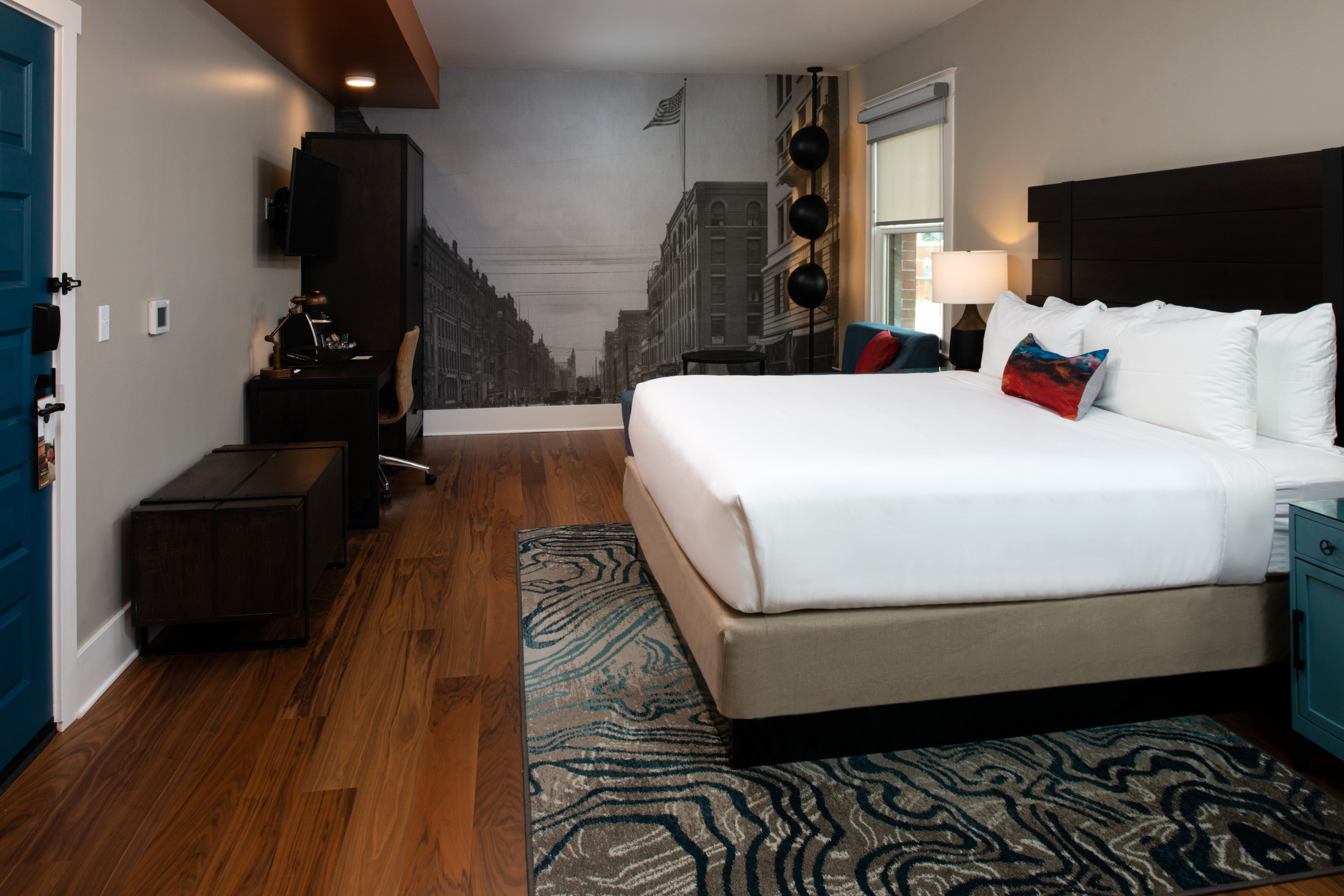 Hotel Indigo Spokane Deluxe King Guestroom