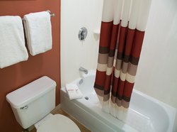  - Red Roof Inn New London - I-95, Exits 82A & 83