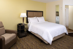  - Candlewood Suites Olathe - I-35, Exit 215