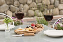  - Le Petit Pali at 8th Avenue Hotel Carmel