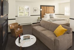  - Le Petit Pali at 8th Avenue Hotel Carmel