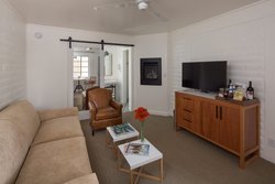  - Le Petit Pali at Ocean Avenue Hotel Carmel