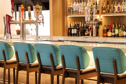  - Holiday Inn & Suites Airport Oakland