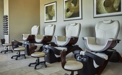  - Four Seasons Hotel Downtown St Louis - I-44, Exits 292 & 292B