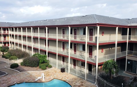1166-courtyard-4