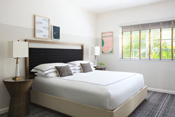  - Kimpton Surfcomber Hotel Miami Beach